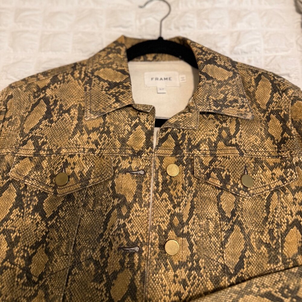 FRAME Le Vintage Jacket in Coated Python - Picture 4 of 14